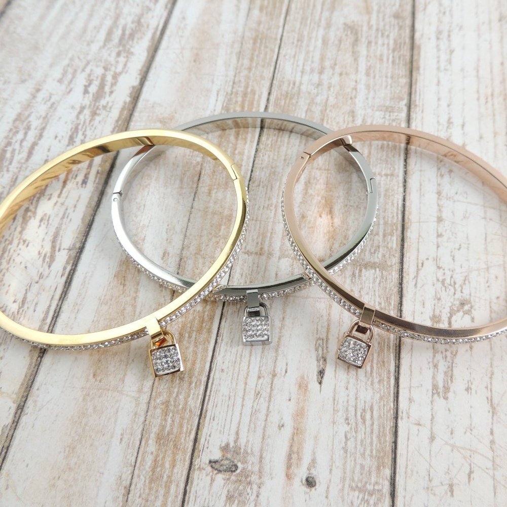 Lock Charm Bangle - Picture 5 of 13